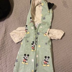 Baby clothes